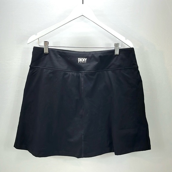 DKNY Sport Skort Black Size Large Logo Back Stretchy Golf Tennis Pickleball - Picture 2 of 8